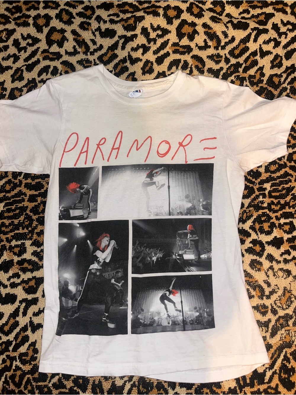 Y2K paramore tshirt